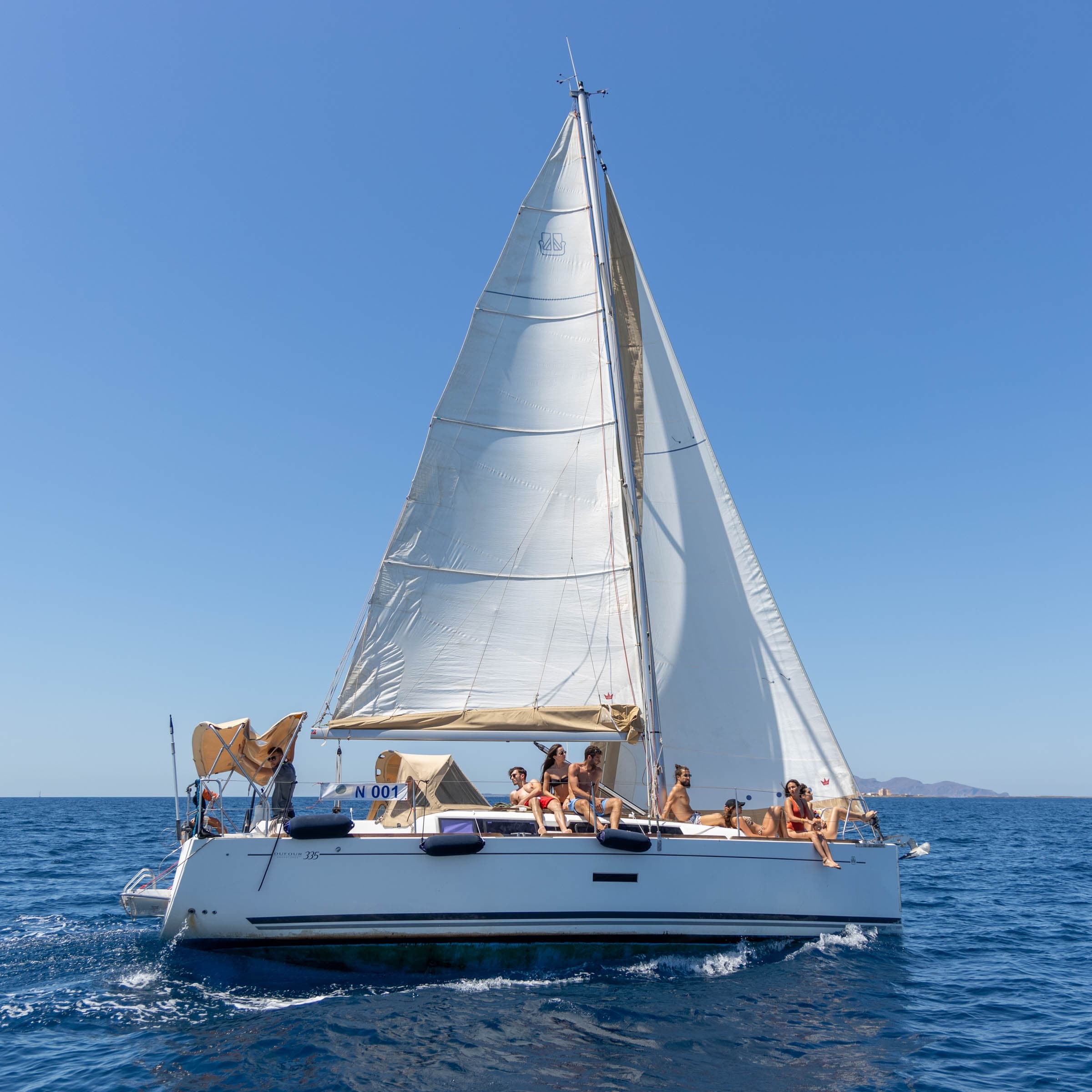 Wind Day: Favignana e Levanzo in barca a vela